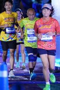 BIB: 4088, 3586, 4720, 3821
                            <button type="button" onclick="openModal(26226520)" class="btn btn-primary btn-sm float-right btn-popup" data-toggle="modal" data-target=".modal-high-quality">
                        <i class="fas fa-shopping-cart"></i> Add to Cart
                    </button>
                                            <button type="button" onclick="isThisMe(26226520, true)" class="btn btn-success btn-sm float-right btn-popup btn-isme hidden" data-toggle="tooltip" data-placement="bottom" title="นี่คือรูปของคุณใช่ไหม คลิกที่นี่เพื่อเอาเข้าอัลบั้ม">
                        <i class="fas fa-plus"></i> Add to album
                    </button>
                    <button type="button" onclick="isThisMe(26226520, false)" class="btn btn-warning btn-sm float-right btn-popup btn-isnotme hidden">
                        <i class="fas fa-ban"></i> Remove from album
                    </button>